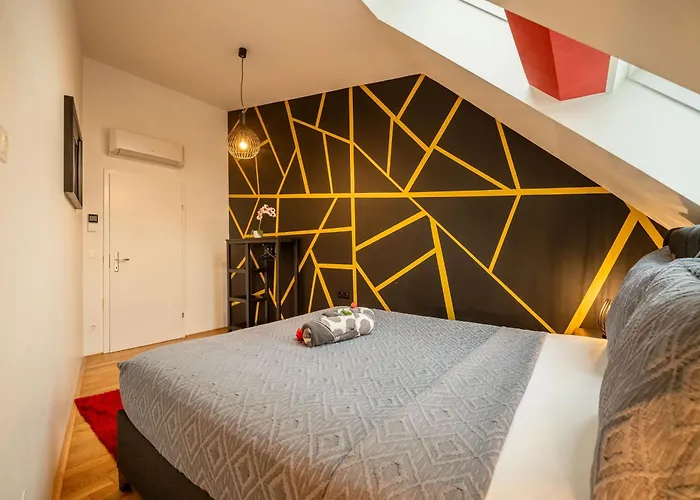Terrace Apartment for 4 near Naschmarkt&U4 Metro